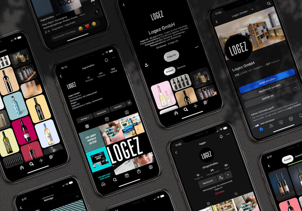 Smartphones mit anzeige von Social Media Kanälen auf Display